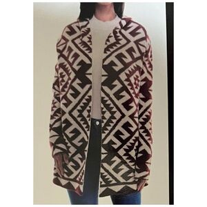 #2990 NWT Steve Madden Maroon and Cream Hooded Geometric Open Cardigan